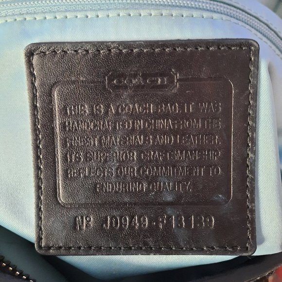 COACH Small Tote - Picture 3 of 5